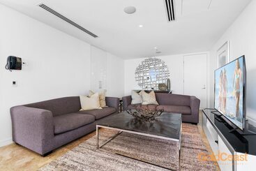 هتل Gold Coast Private Apartments