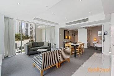 هتل Gold Coast Private Apartments