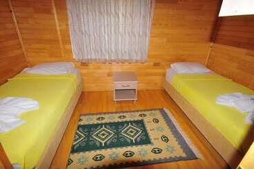 هتل Ikiz Pansiyon Bungalow
