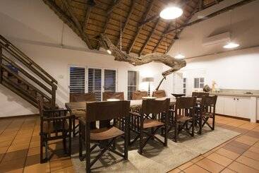 هتل Isilimela Game Lodge