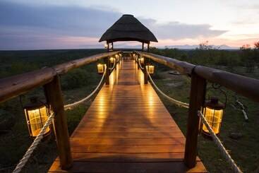 هتل Isilimela Game Lodge