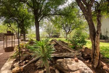 هتل Isilimela Game Lodge