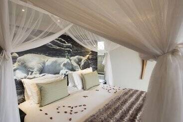هتل Isilimela Game Lodge