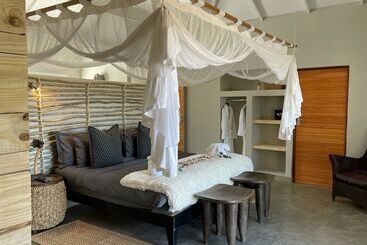 هتل Isilimela Game Lodge