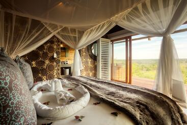 هتل Isilimela Game Lodge