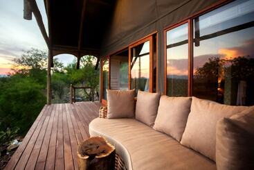 هتل Isilimela Game Lodge