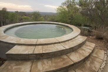 هتل Isilimela Game Lodge