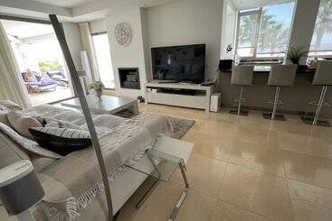 هتل Las Terrasses De Cortesin D38