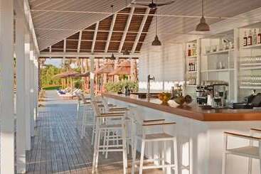 هتل Las Terrasses De Cortesin D38