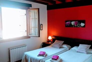 Agroturismo Y Apartamentos Ondarre - Segura