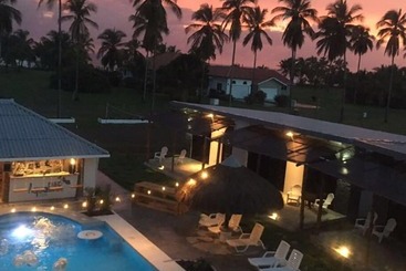 هتل Show Pony Beach Resort