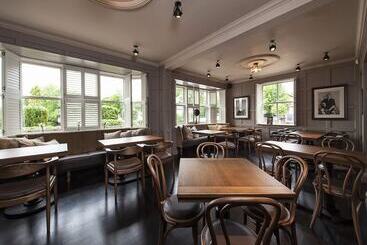 هتل The Bulls Head