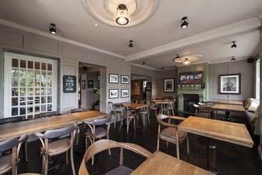 هتل The Bulls Head