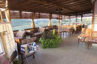 هتل Zeybek 2 Pension & Apart