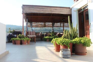 هتل Zeybek 2 Pension & Apart