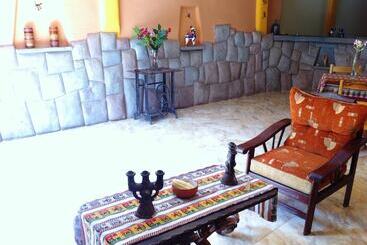 Intikilla Backpackers Pisac   Hostel
