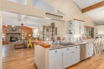 Lazy Elk Retreat   3 Br Cabin