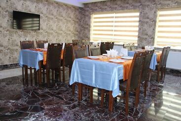 Mus Mir Hotel Saray