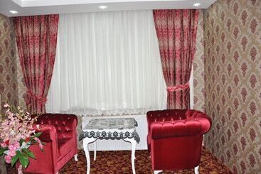 Mus Mir Hotel Saray