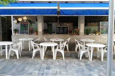 پانسیون Hostal Creus
