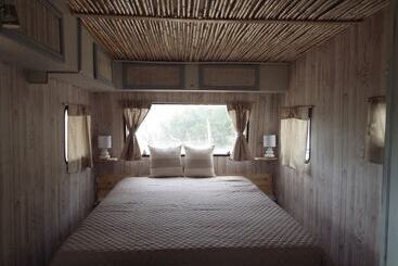 پانسیون La Cera Farm Camping B&b