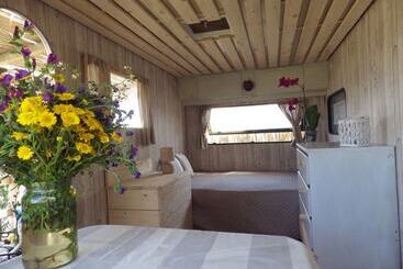 پانسیون La Cera Farm Camping B&b