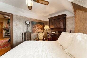 The Dempsey Manor Bed & Breakfast Inn