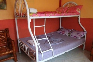 Treasure Isle Guesthouse   Hostel