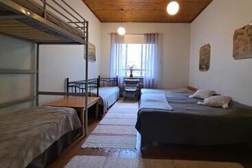 Vanhan Koulun Majatalo Old School Guest House