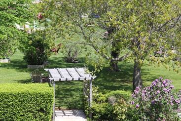 Avonlea Cottages