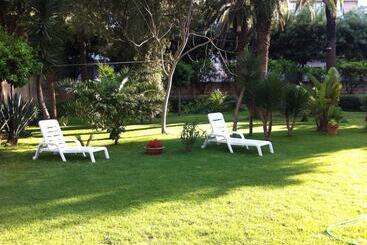 تختخواب و صبحانه Aedes Resort