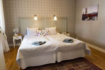 تختخواب و صبحانه Lilla Hotellet