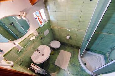 تختخواب و صبحانه Rooms Barbieri Rovinj