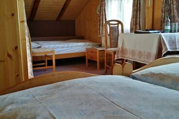 酒店 Alpine Budget Rooms By Tascherhof