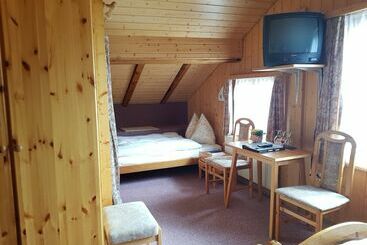 酒店 Alpine Budget Rooms By Tascherhof