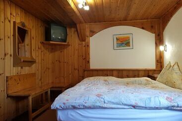 酒店 Alpine Budget Rooms By Tascherhof