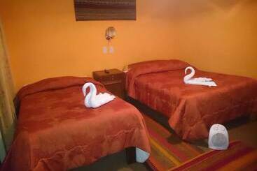 هتل Cozy Hostel
