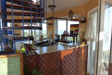 هتل El Faro Apartment