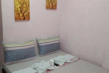 هتل Ellen's Resort Annex