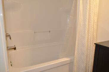هتل Holman's Heritage Suites