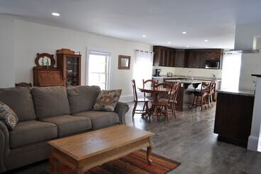 هتل Holman's Heritage Suites