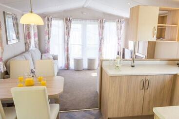 هتل Moffat Manor Holiday Park