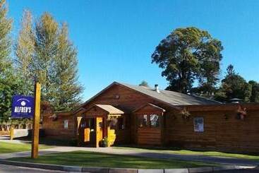 هتل Moffat Manor Holiday Park