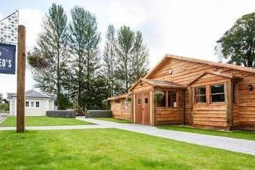 هتل Moffat Manor Holiday Park