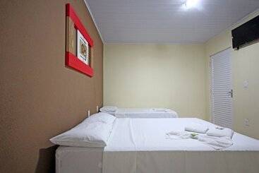 هتل Pousada Quinta Das Aroeiras