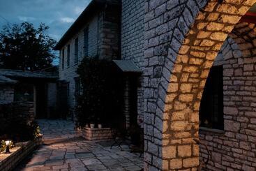 هتل Vikos