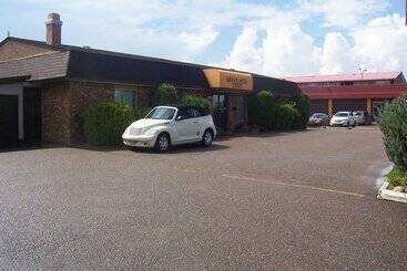 Ivanhoe Motel