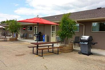 汽车旅馆  Prairie Mountain Inn