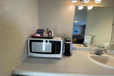 汽车旅馆  Prairie Mountain Inn