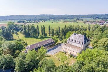پانسیون Château De Puy Robert